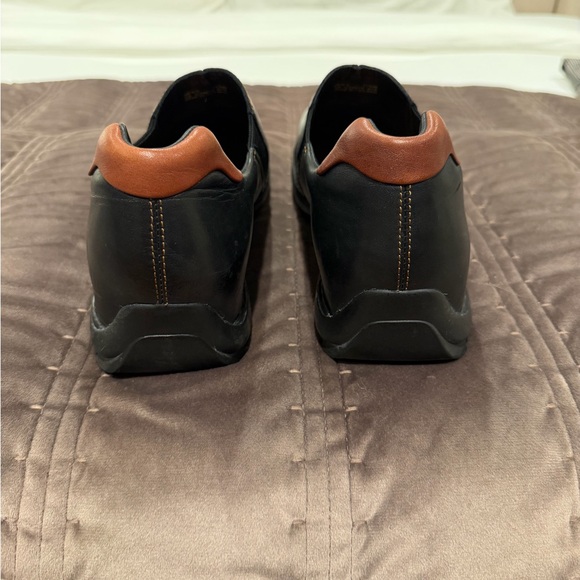 Men’s 11.5 Cole Haan Black and Brown Leather Loafers - Picture 3 of 5